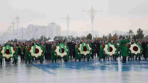 Cumhurbaşkanı Erdoğan Aşkabat'ta Tören Düzenledi
