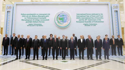 Cumhurbaşkanı Erdoğan Aşkabat'ta Aile Fotoğrafı Çekti