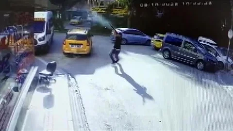 Adana'da Kafeye Tüfekle Saldırı