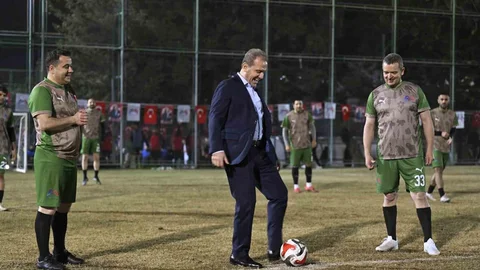 Mersin'de Futbol Turnuvası Başladı