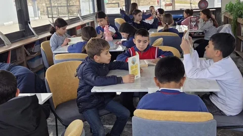 Altıntaş'ta Kitap Okuma Etkinliği Düzenlendi