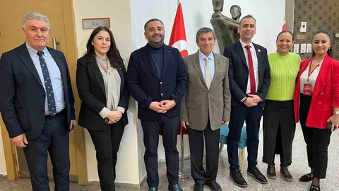 Prof. Dr. Üstün Dökmen İzmir'de Buluştu