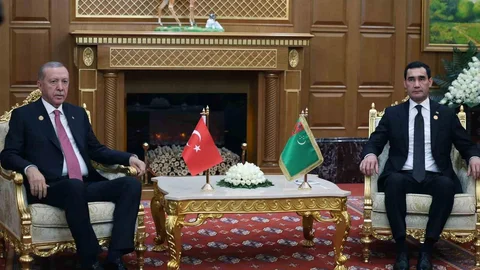 Cumhurbaşkanı Erdoğan, Türkmenistan'da Görüştü