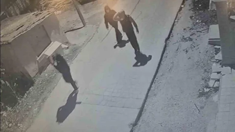 Kombi çalan 5 şüpheliden 4’ü tutuklandı