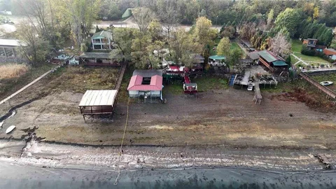 Sapanca Gölü'nde Kaçak Yapılar Tespit Edildi