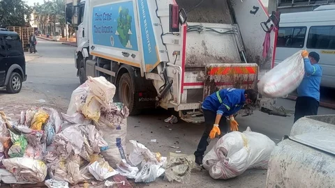 Akdeniz Belediyesi’nden Temizlik Hamlesi: Tonlarca Atık Mahallelerden Toplandı