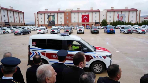 Erzincan'a Yeni Hizmet Araçları Teslim Edildi