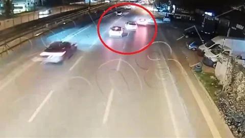 Bursa'da Ehliyetsiz Genç Kaza Yaptı