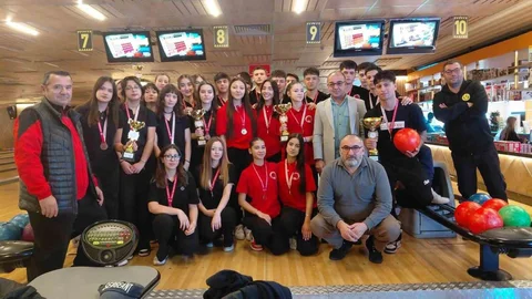 Eskişehir'de Okul Sporları Bowling Müsabakaları Tamamlandı