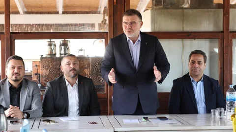 İzmir'de Siyasi Tartışma Tırmanıyor