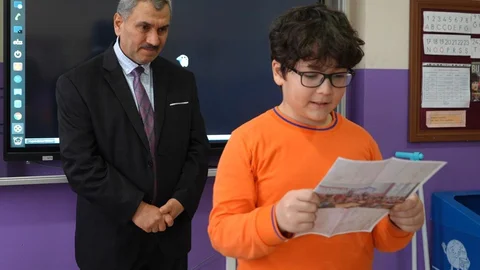 Sabri Öğretmen'e Duygusal Mektuplar Geldi