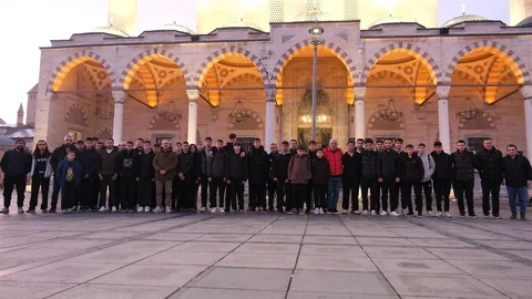 Karatay'da Öğrenciler Sabah Namazında Buluşuyor