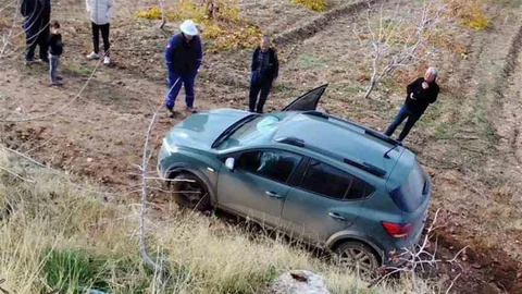 Kurtalan'da Araç Devrildi, Yolcular Güvende Kaldı