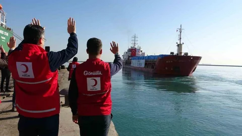 19. İyilik Gemisi Mersin’den Gazze’ye Uğurlandı: 1300 Ton Yardım Yola Çıktı