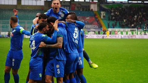 Çaykur Rizespor, Eyüpspor'u 3-0 Yendi