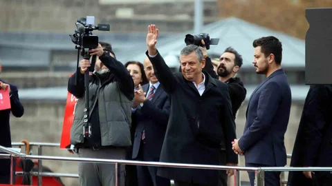 CHP Genel Başkanı Özel'den Asgari Ücret Açıklaması