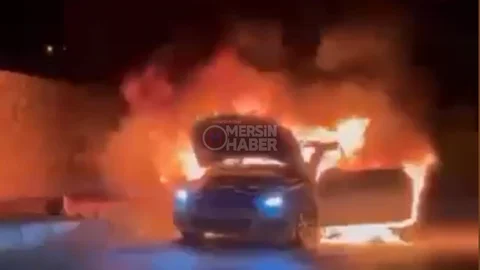 Mersin Stadyumu Civarında Araç Yandı: Kullanılmaz Hale Geldi!