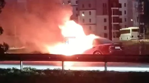 Adana-tarsus Otoyolu’nda Araç Yangını: Otomobil Alev Alev!