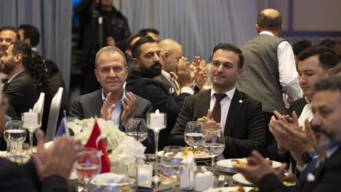 71. Yılda Mmo’ya Vahap Seçer Desteği: " Dünya Görüşümü Mersin’i Yönetirken Uygulamak Benim Hakkım"