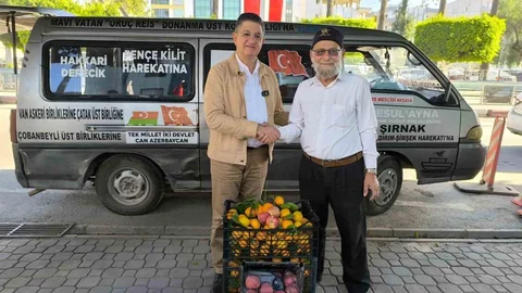 Elmacı Dede, Hatay'dan Mandalina Gönderdi