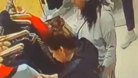 Esenyurt'ta Kadın Hırsız Kamerada Yakalandı