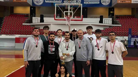 Hasketbol SK'da 32 Oyuncu Forma Giydi