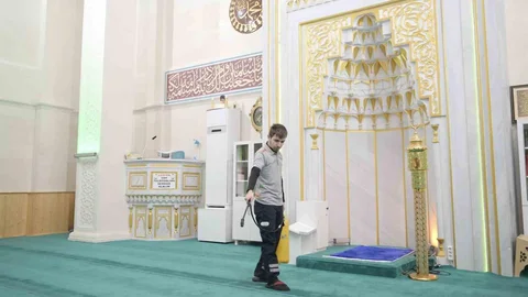 Esenyurt'ta Camilerde Hijyen Projesi Başlatıldı