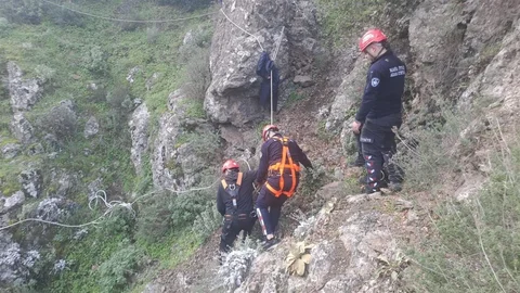 Manisa'da Dağda Mahsur Kalan Vatandaş Kurtarıldı