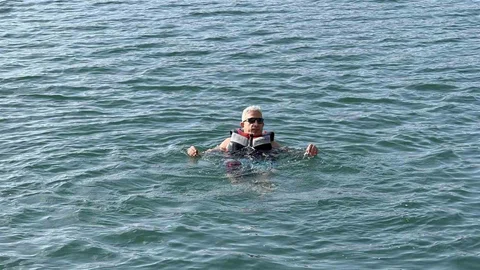 Siirt'te Doğaseverler Buz Gibi Suda Eğlendi