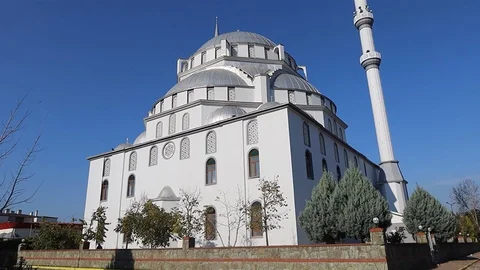 Kartepe'de Abdülhamit Han Camii Yenilendi