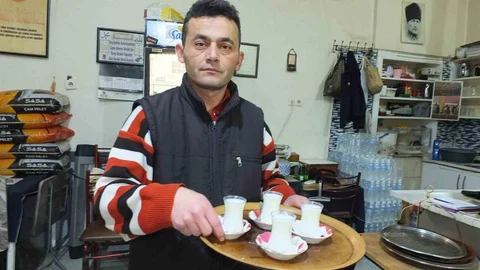 Burhaniye'de Süt Servisi Trend Oluyor