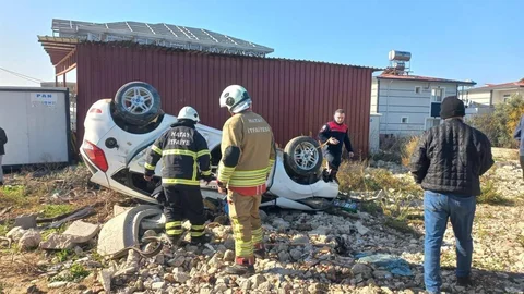 Samandağ'da Takla Atan Otomobilin Sürücüsü Yaralandı