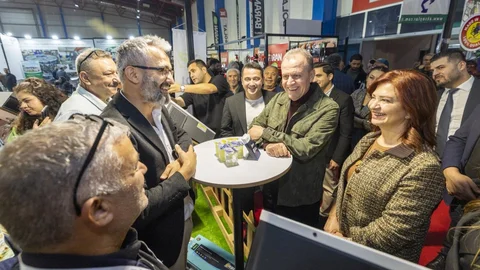 Vahap Seçer Mersin Tarım Fuarı’nda: " Çeyrek Asırdır Başarısız Tarım Politikaları Uygulanıyor"