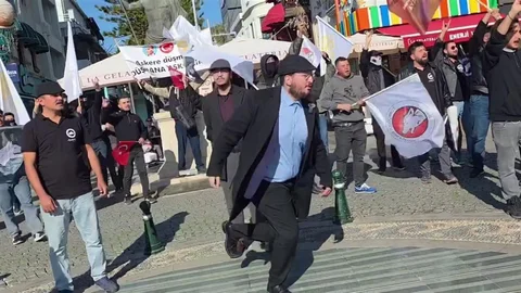 Antalya'da Gruplar Arasında Tartışma Yaşandı
