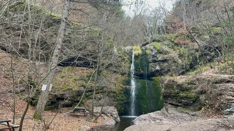 Beşikderesi Şelalesi'nde Kış Güzelliği