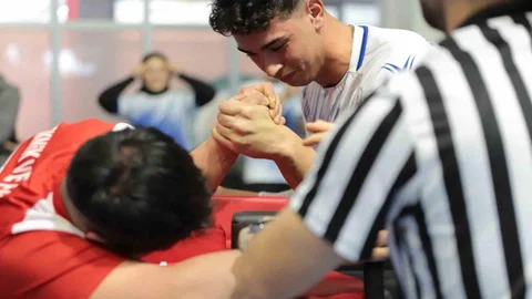 Menteşe'de Bilek Güreşi Müsabakaları Gerçekleşti