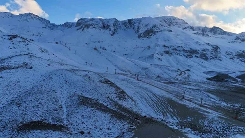 Davraz Kayak Merkezi Kar Hasretiyle Açıldı