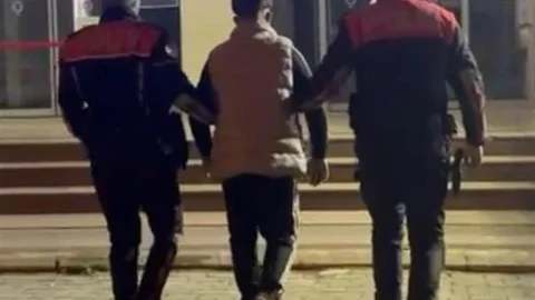 İzmir'de 42 Yıl Aranan Hırsız Yakalandı