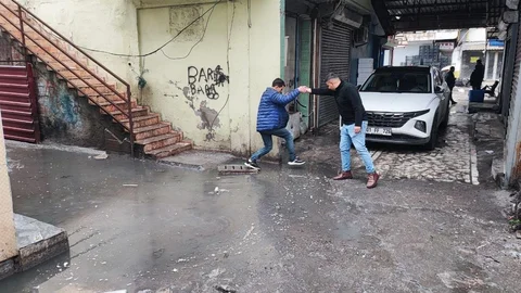 Adana'da Esnaf Kanalizasyon Sorununa Tepkili