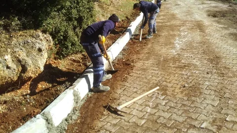 Tavas’ta Fen İşleri Çalışmaları Devam Ediyor