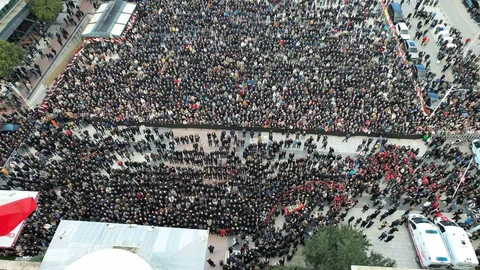 Manisa'da İlk Kadın Başkan İçin Gözyaşları Döküldü