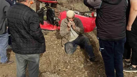 Kastamonu'da Cenaze Aracı ile Traktör Çarpıştı