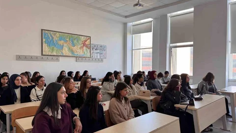 Lise Öğrencileri ADÜ'yü Ziyaret Etti