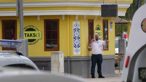 Kocaeli'de Taksi Durağında Silahlı Şahıs Yakalandı