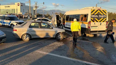 Balıkesir'de Trafik Kazası: 7 Yaralı
