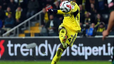 Fenerbahçe Konyaspor'u 4-0 Mağlup Etti