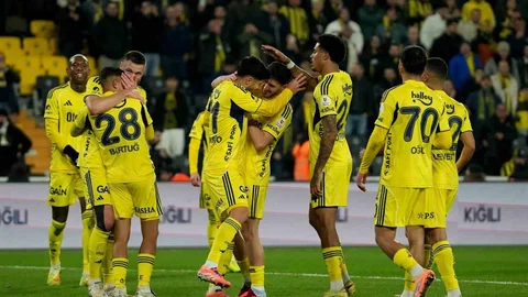 Fenerbahçe Ligde Namağlup Devam Ediyor