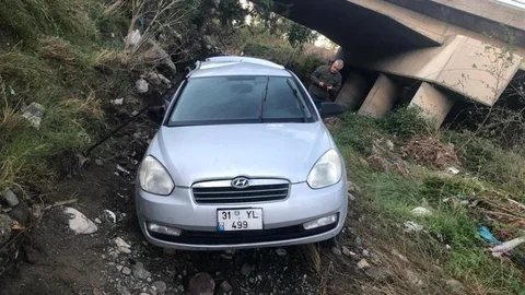 Hatay'da Köprüden Uçan Araçta Yaralı Var