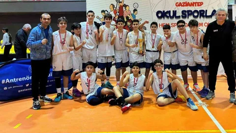 Gaziantep Kolej Vakfı Basketbolda Şampiyon Oldu