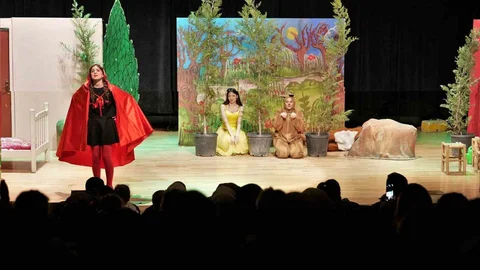 Keçiören'de Kırmızı Başlıklı Kız Müzikali Gösterimi